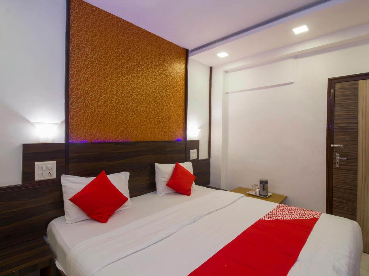 Oyo Flagship 19825 Hotel Panchratna Panvel Eksteriør bilde