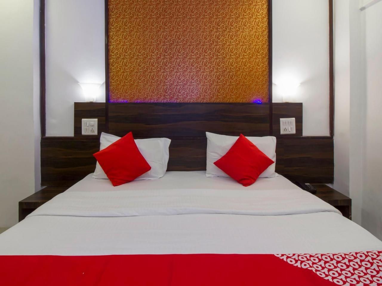 Oyo Flagship 19825 Hotel Panchratna Panvel Eksteriør bilde