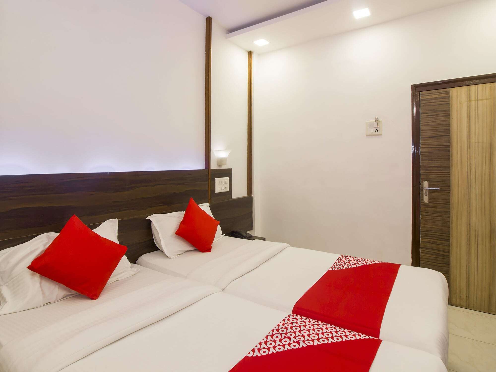 Oyo Flagship 19825 Hotel Panchratna Panvel Eksteriør bilde